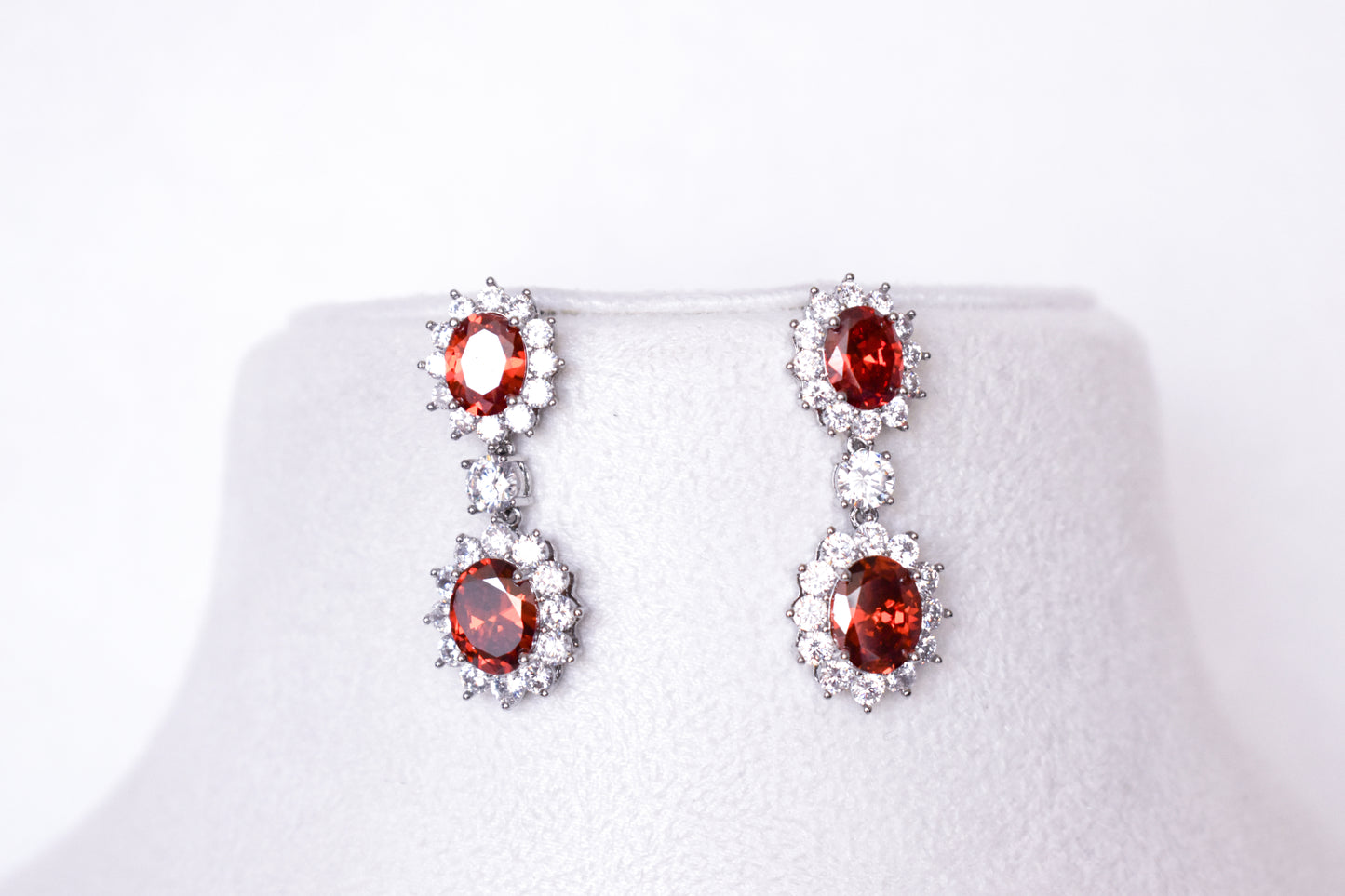 Tara Garnet Jewellery Set