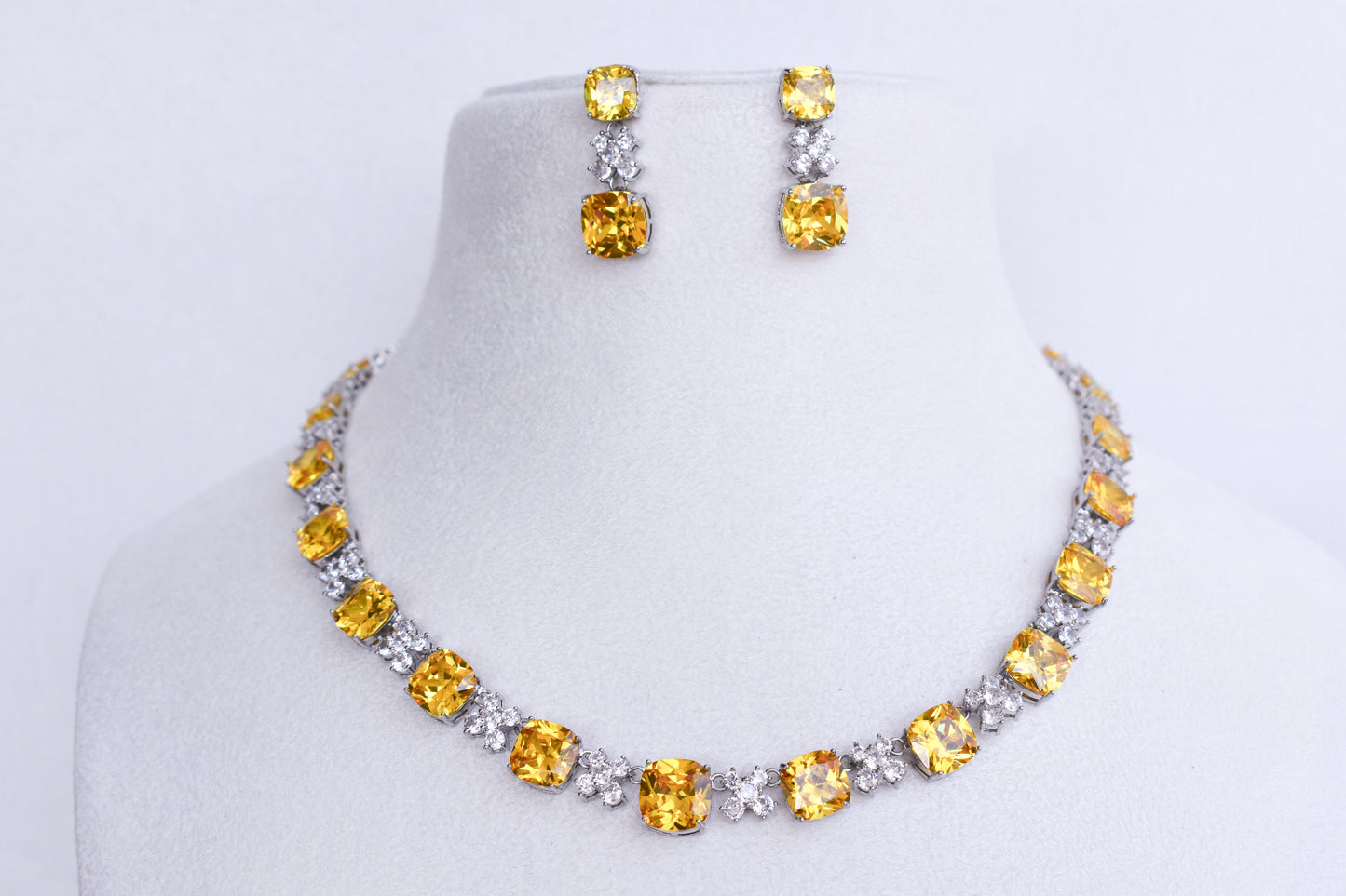 Sara Yellow Topaz Jewellery Set