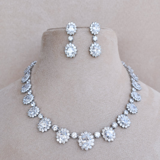 Tara White Jewellery Set