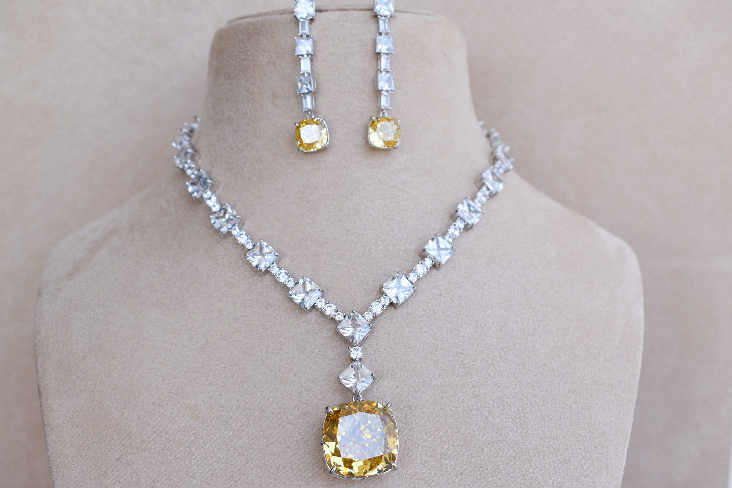 Alara Yellow Jewellery Set