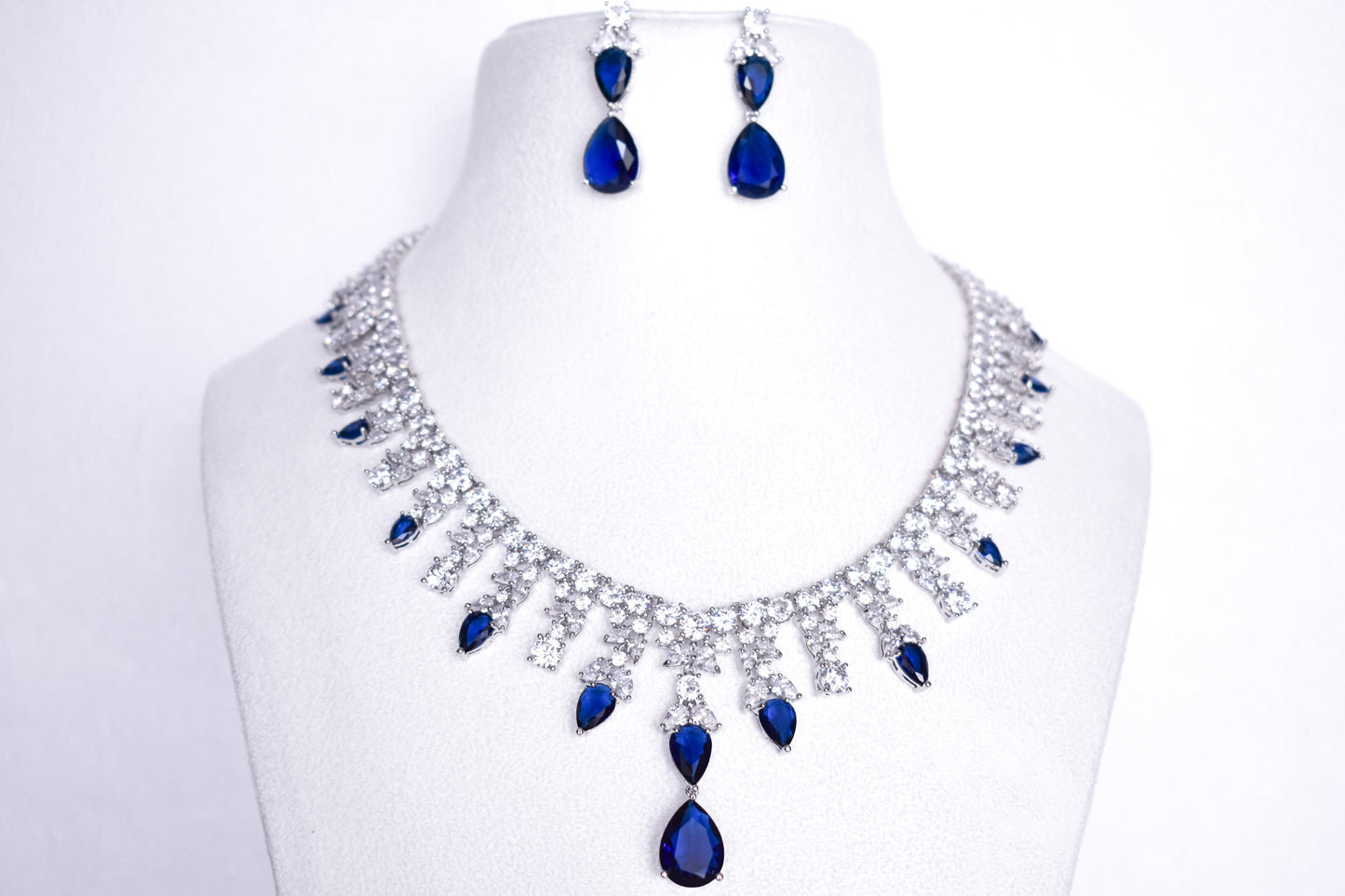 Mona Sapphire Jewellery Set