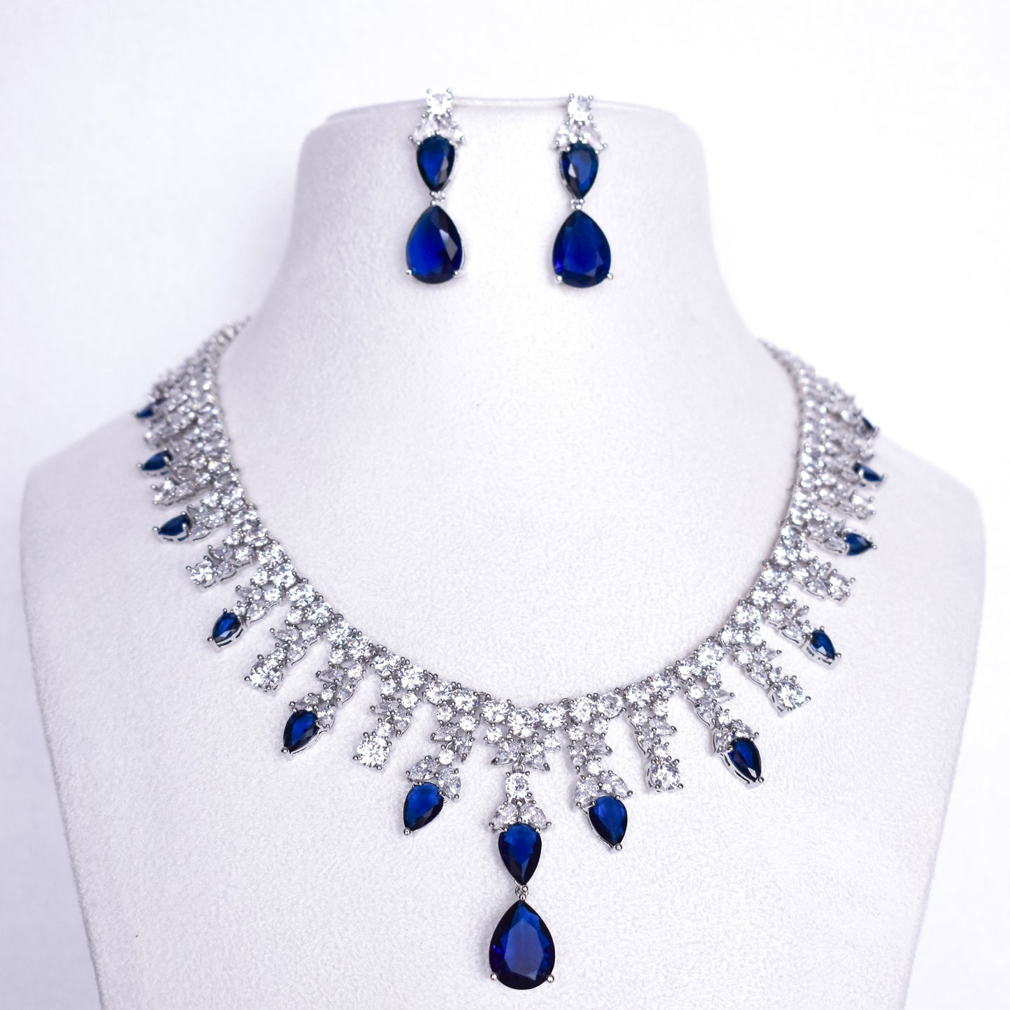 Mona Sapphire Jewellery Set