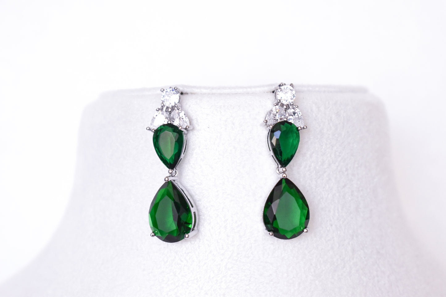 Mona Emerald Jewellery Set