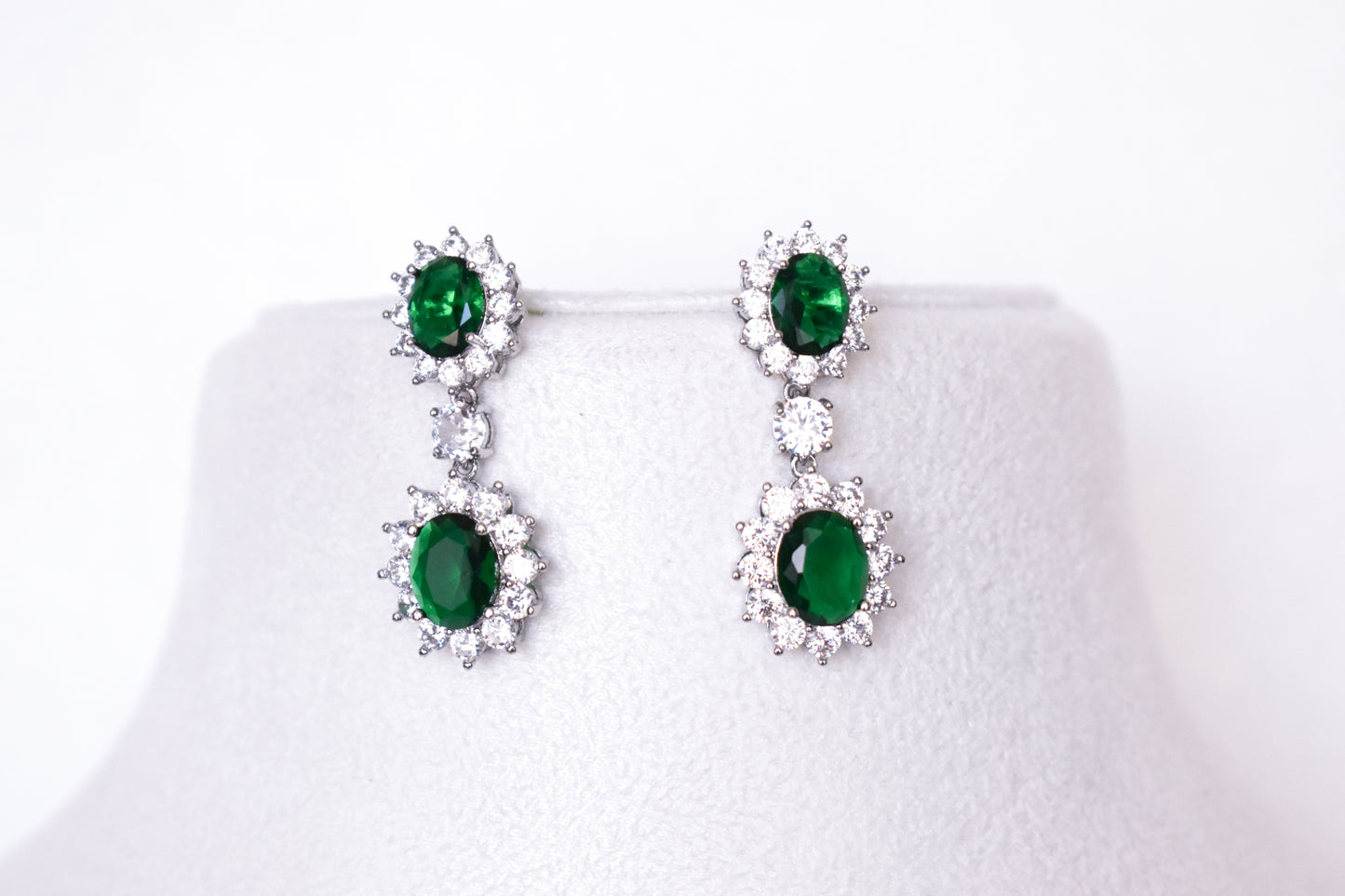 Tara Emerald Jewellery Set