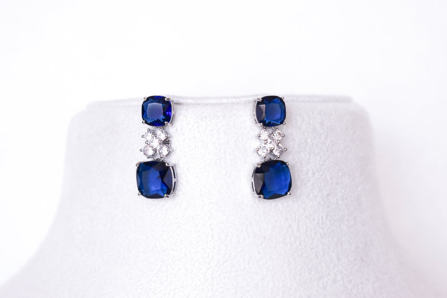 Sara Sapphire Jewellery Set