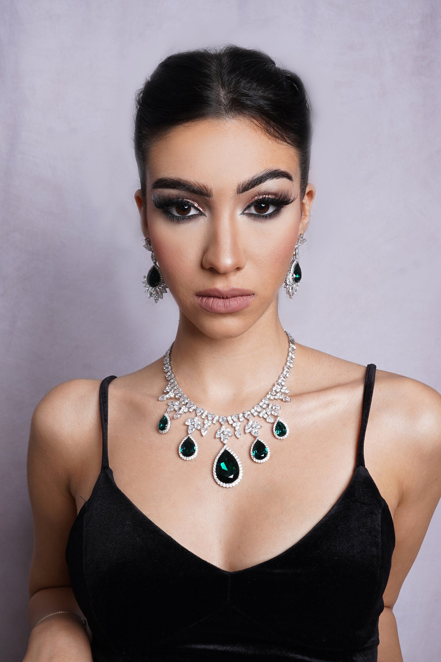 Leila Emerald Jewellery Set