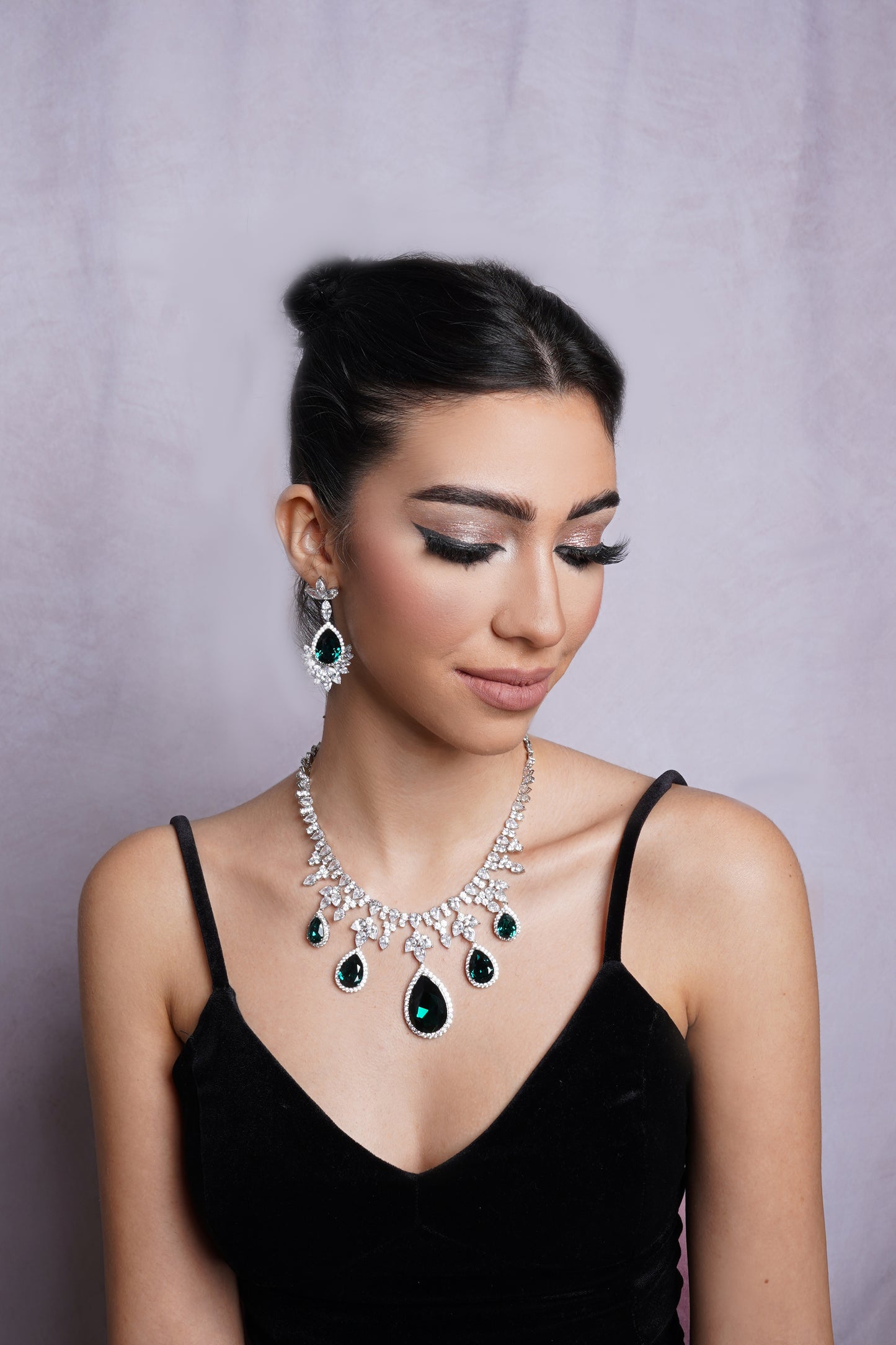 Leila Emerald Jewellery Set