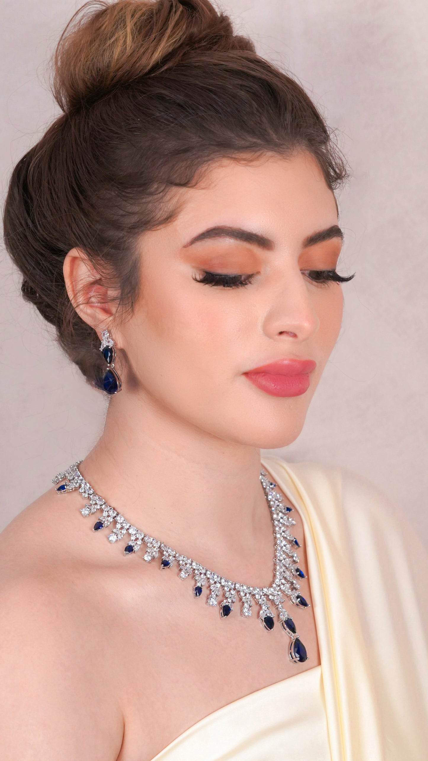 Mona Sapphire Jewellery Set