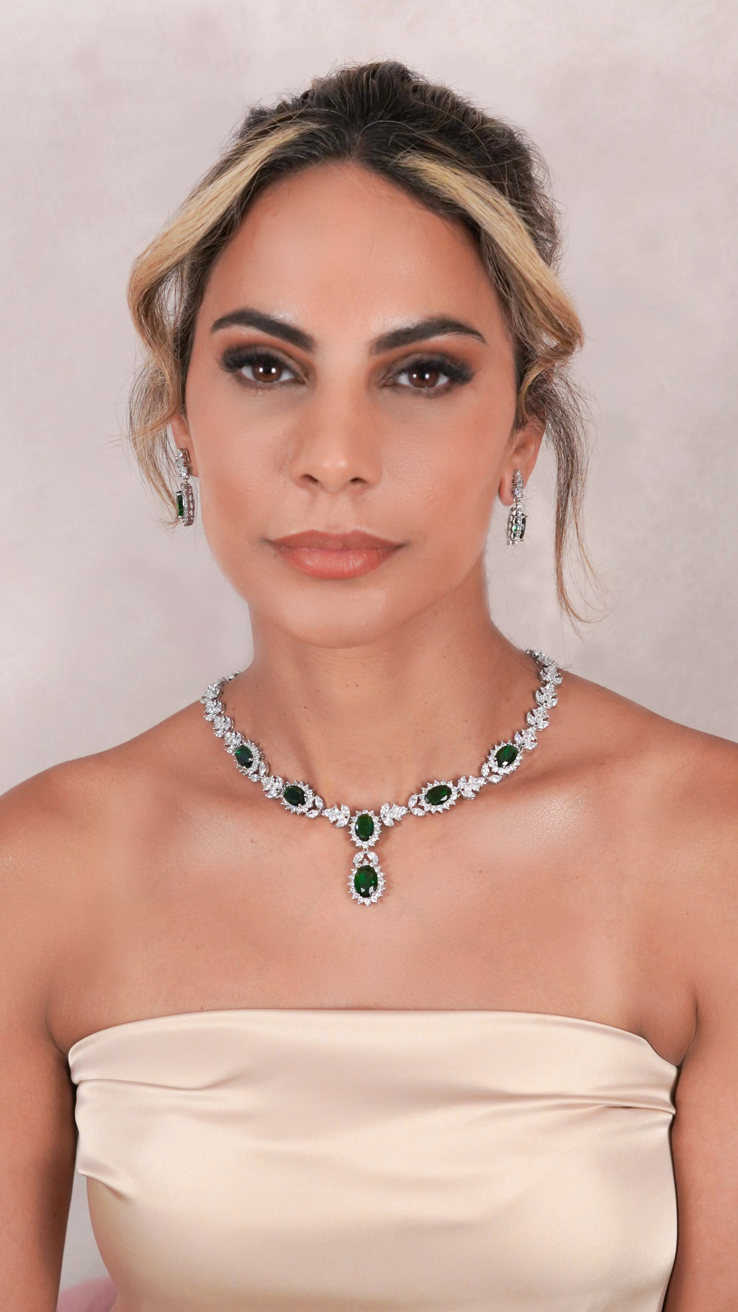 Sana Emerald Jewellery Set