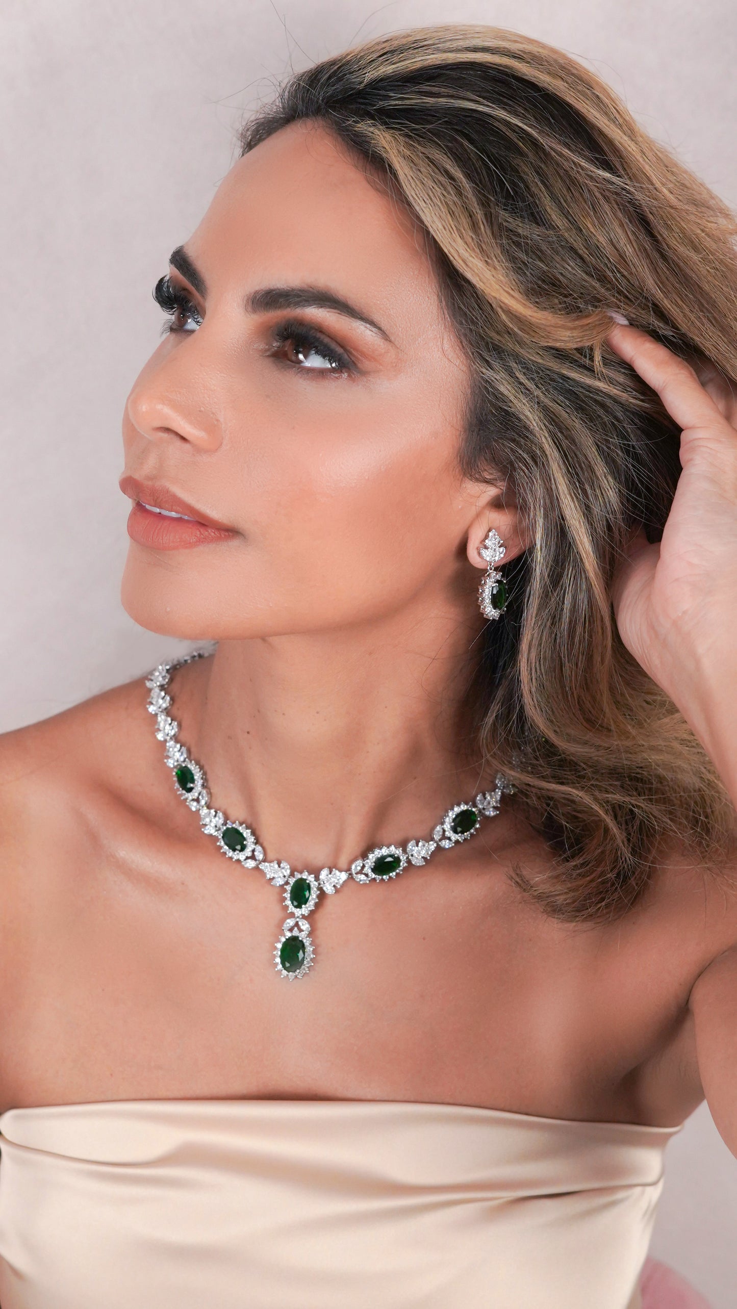 Sana Emerald Jewellery Set