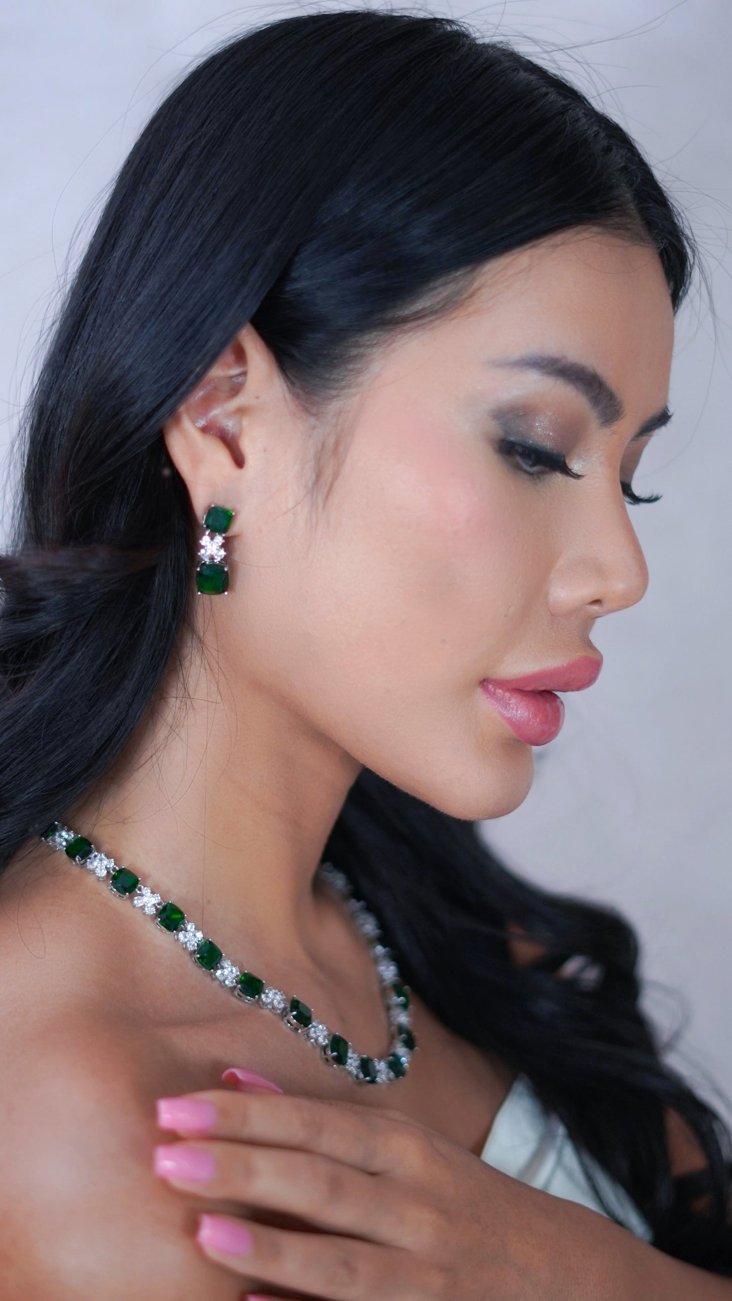 Sara Emerald Jewellery Set